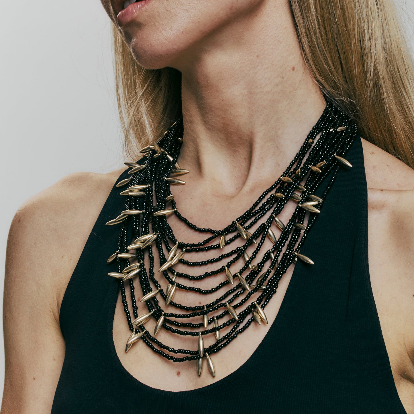 COLLAR PÚAS NEGRO